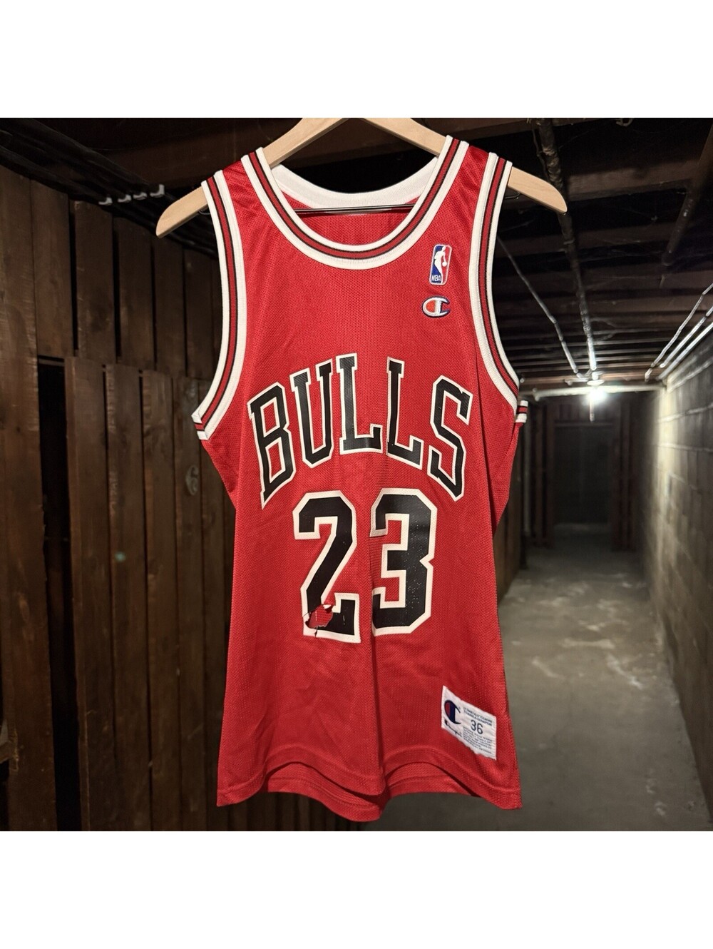 VTG 90s NBA Champion Chicago Bulls Michael Jordan 23 Red Jersey Size 36 Medium